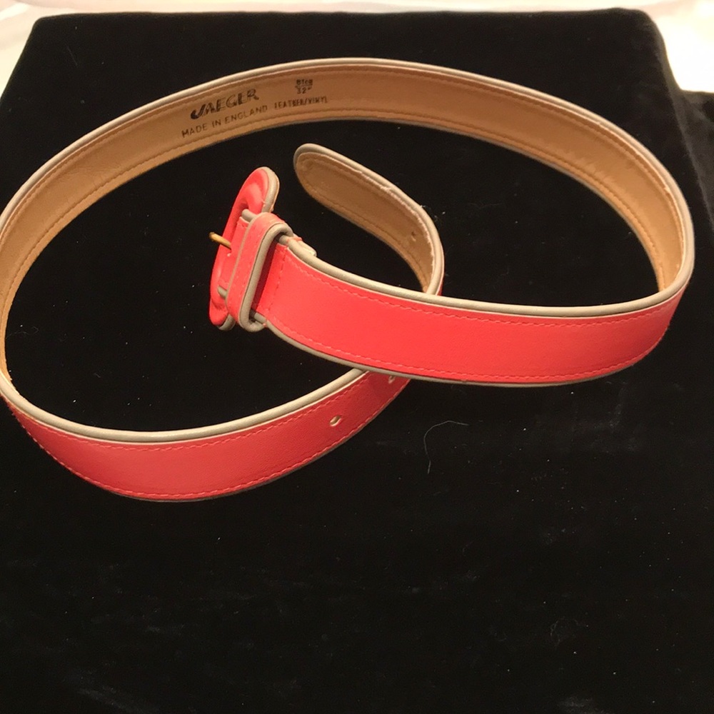 Jaeger leather and vinyl belt in Melon. Size 32
